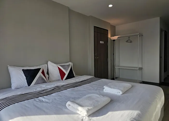 酒店 โรงแรมแอเรียเพลส สาทร *