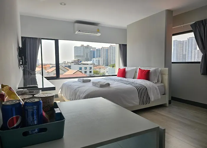 โรงแรมแอเรียเพลส สาทร *