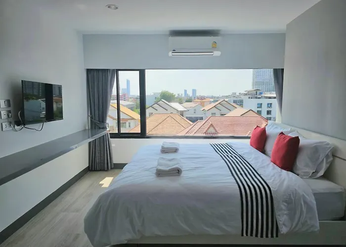 โรงแรมแอเรียเพลส สาทร