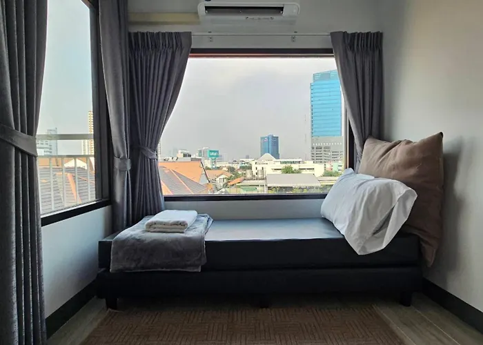 โรงแรมแอเรียเพลส สาทร