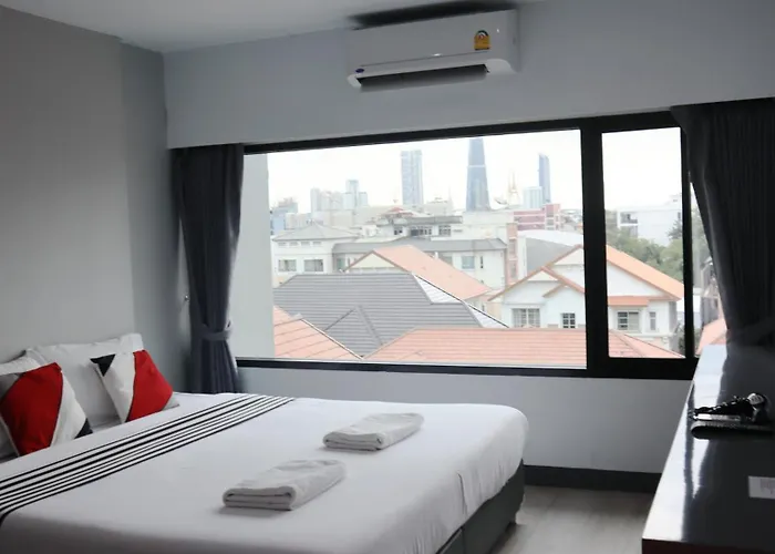 โรงแรมแอเรียเพลส สาทร