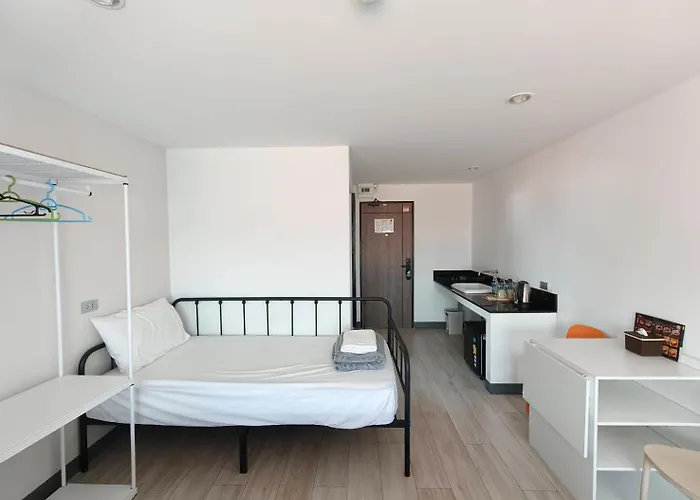 酒店 โรงแรมแอเรียเพลส สาทร